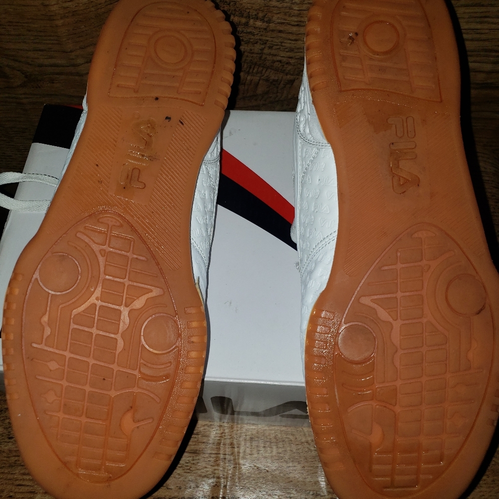 Men's Original White Small Logo Fila Sneaker - Picture 6 of 7